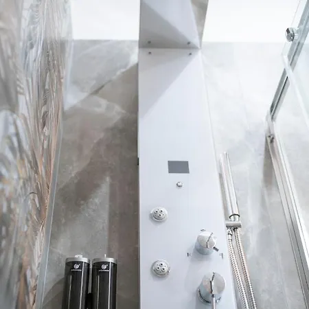 Catone Luxury 4* روما
