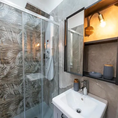 Alojamento de Acomodação e Pequeno-almoço Catone Luxury Roma